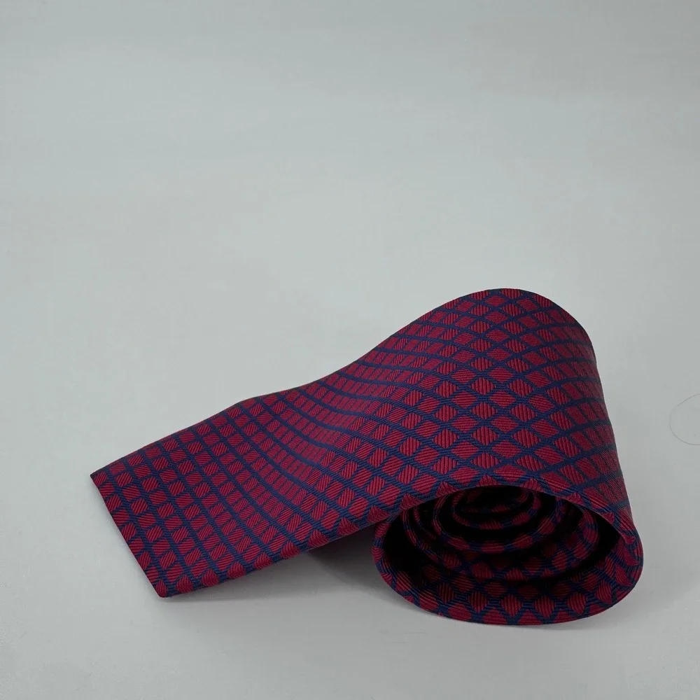 Brooks Brothers 346 Silk Tie Red Blue Geometric Diamond Pattern Stain Resistant
